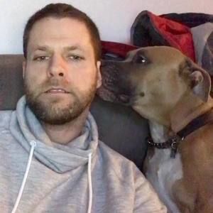 Meet your Posher, Dennis